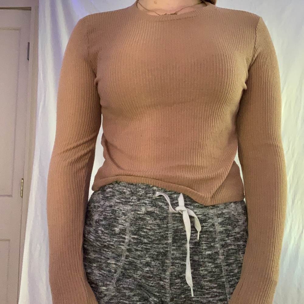 Tan long sleeve ribbed shirt